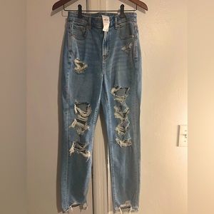 NWT American Eagle Curvy Mom Jeans Size 4